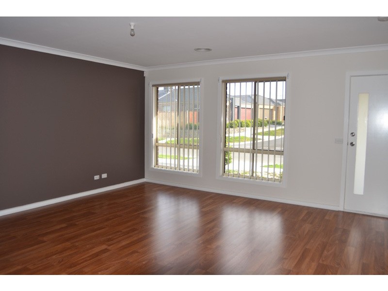 8 Taronga Way, South Morang VIC 3752
