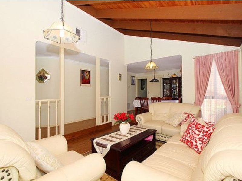 89 Moorehead Drive, Mill Park VIC 3082