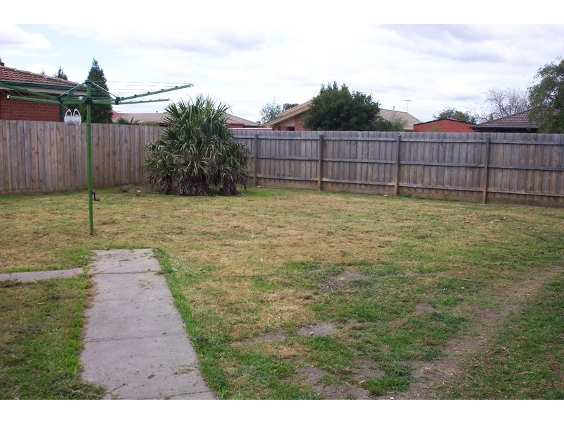 9 Ribbon Court, Mill Park VIC 3082