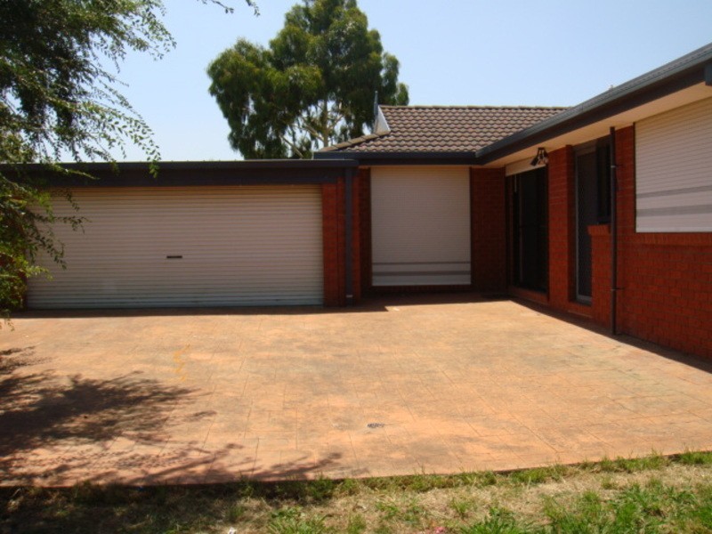 3 Carroll Crescent, Mill Park VIC 3082