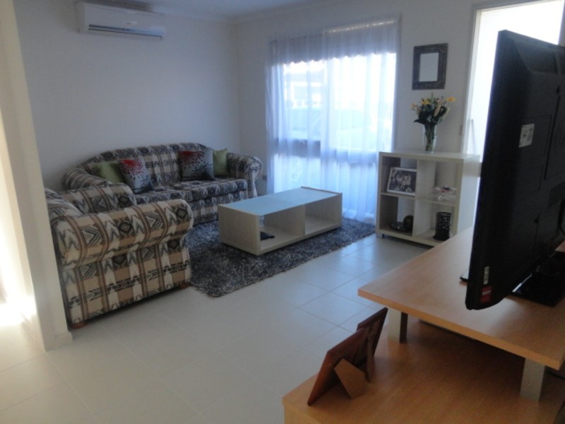 2/7 Clifford Close, Mill Park VIC 3082