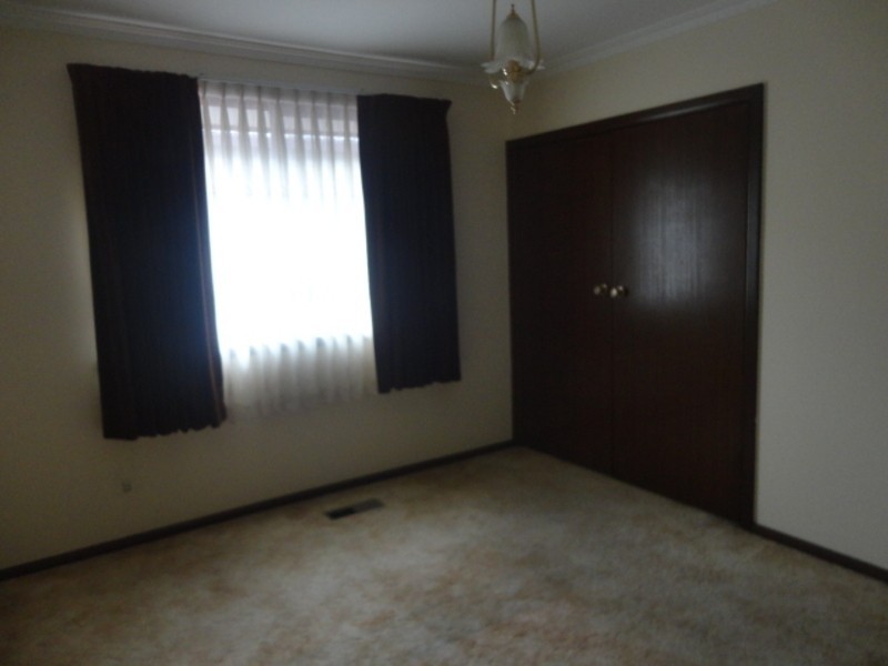 8 Fernshaw Street, Thomastown VIC 3074