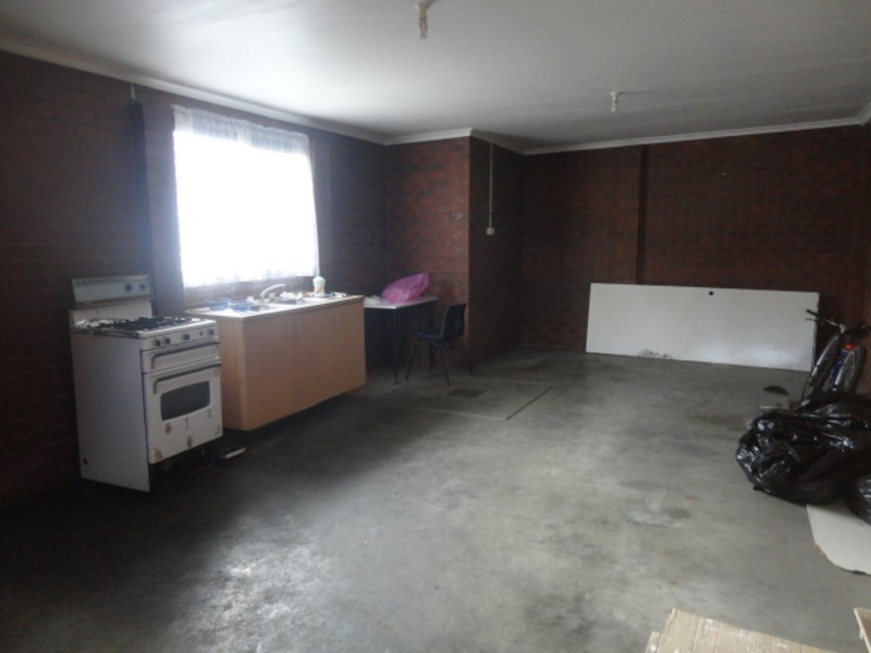 8 Fernshaw Street, Thomastown VIC 3074