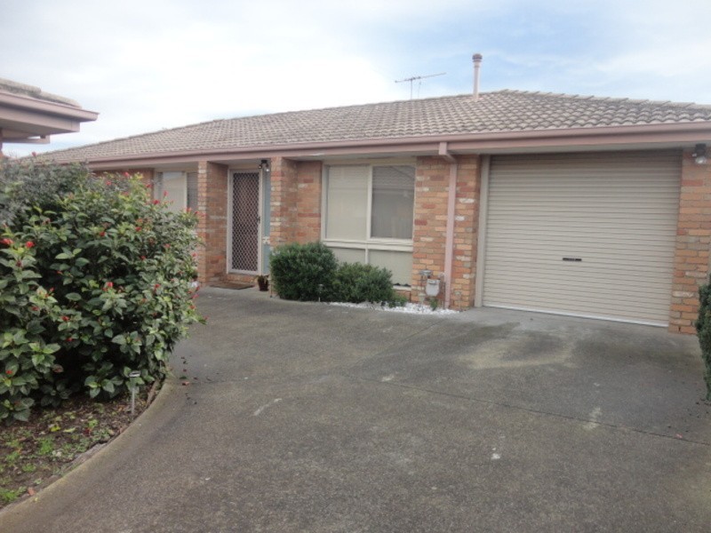 2/7 Clifford Close, Mill Park VIC 3082