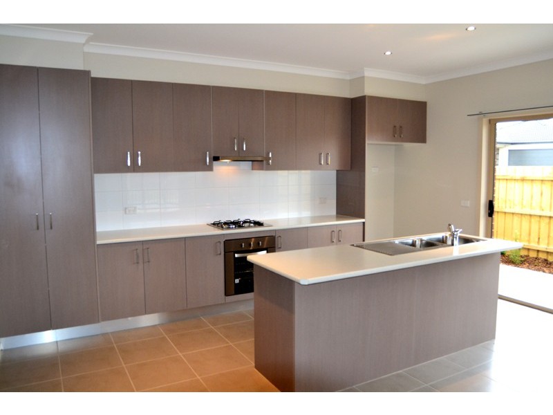 28 King Parrot Way, Whittlesea VIC 3757