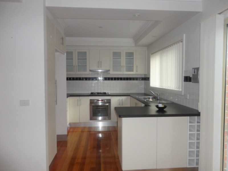 2/11 Payne Place, South Morang VIC 3752