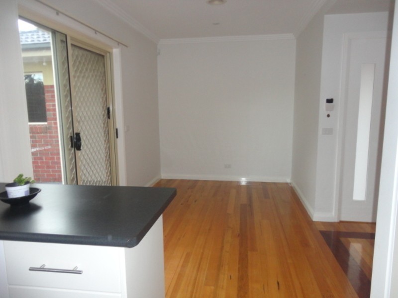 2/11 Payne Place, South Morang VIC 3752