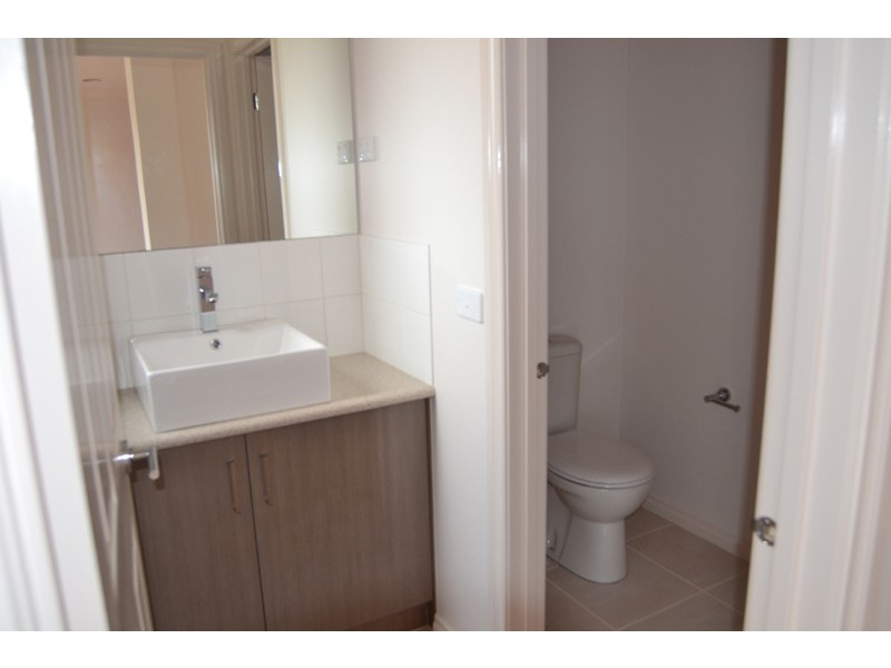 21 Riverside Drive, South Morang VIC 3752