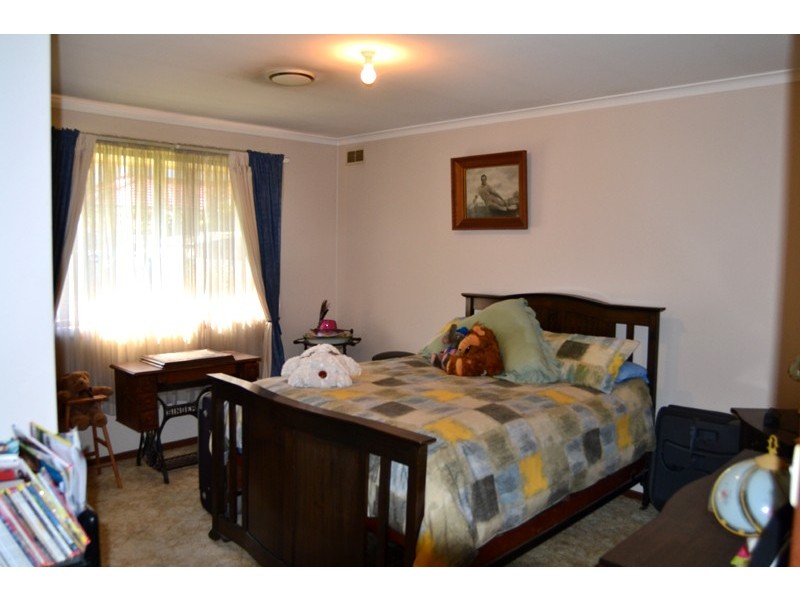 16 Penrith Crescent, Bundoora VIC 3083