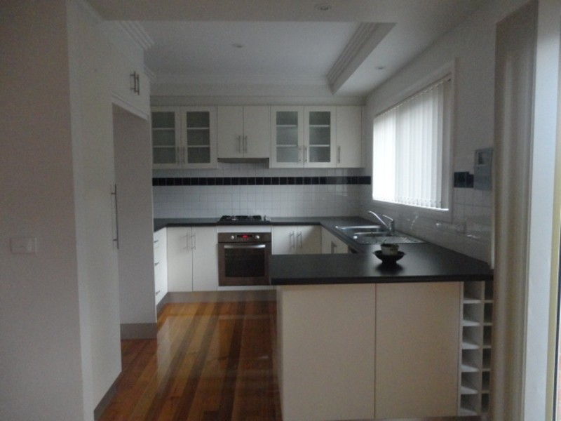 2/11 Payne Place, South Morang VIC 3752