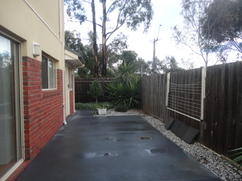 2/11 Payne Place, South Morang VIC 3752