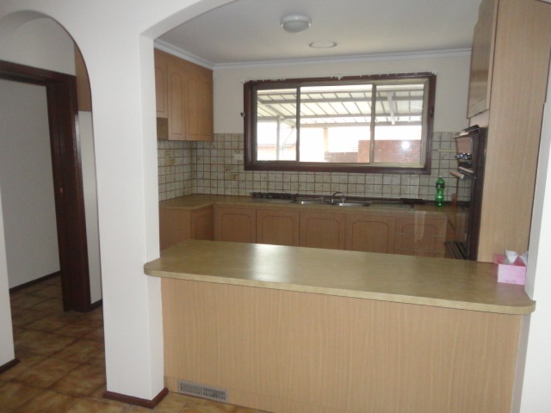 8 Fernshaw Street, Thomastown VIC 3074