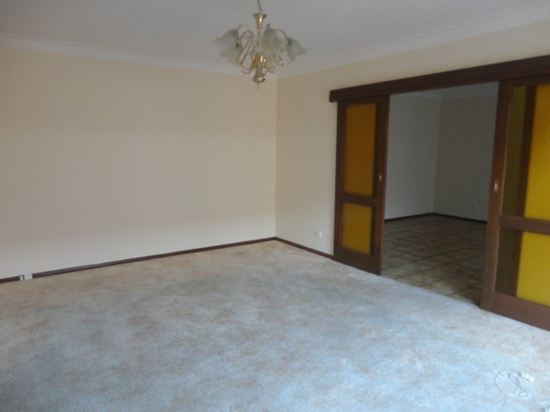 8 Fernshaw Street, Thomastown VIC 3074