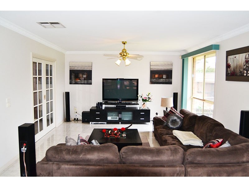 80 Blossom Park Drive, Mill Park VIC 3082