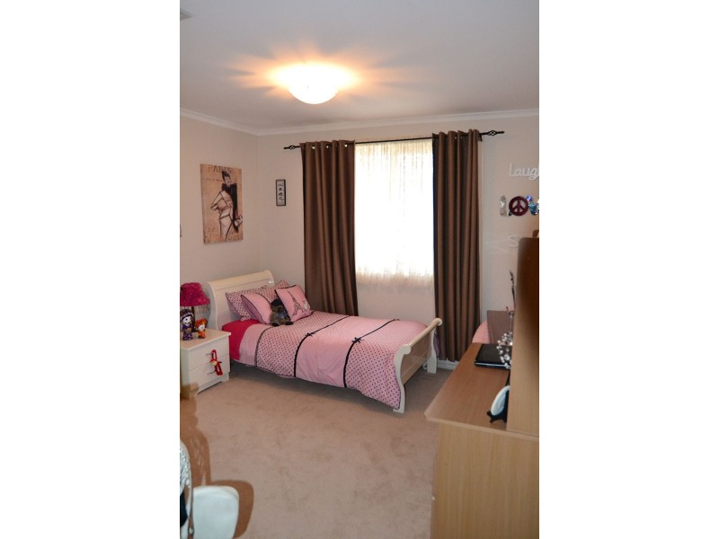 80 Blossom Park Drive, Mill Park VIC 3082