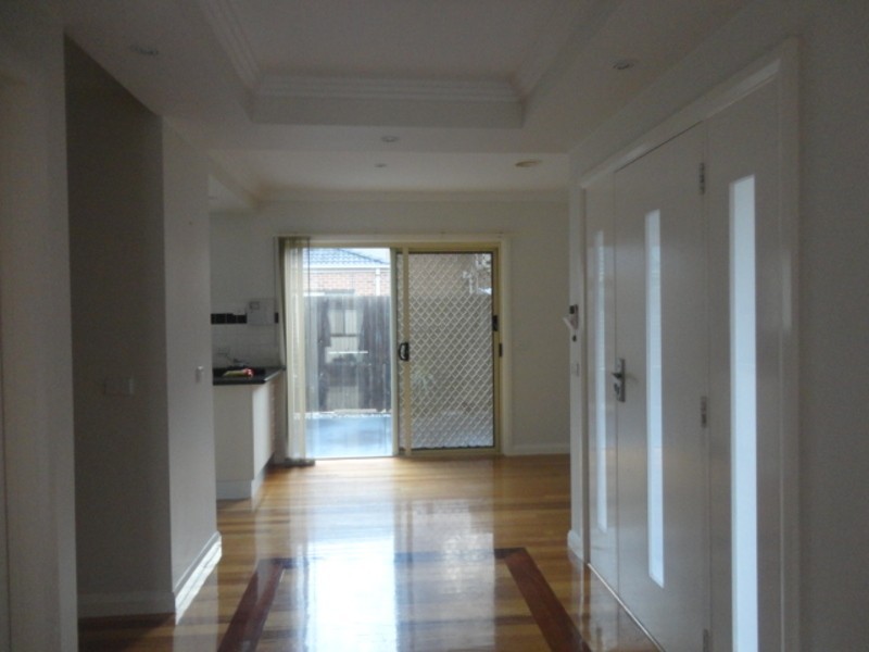 2/11 Payne Place, South Morang VIC 3752