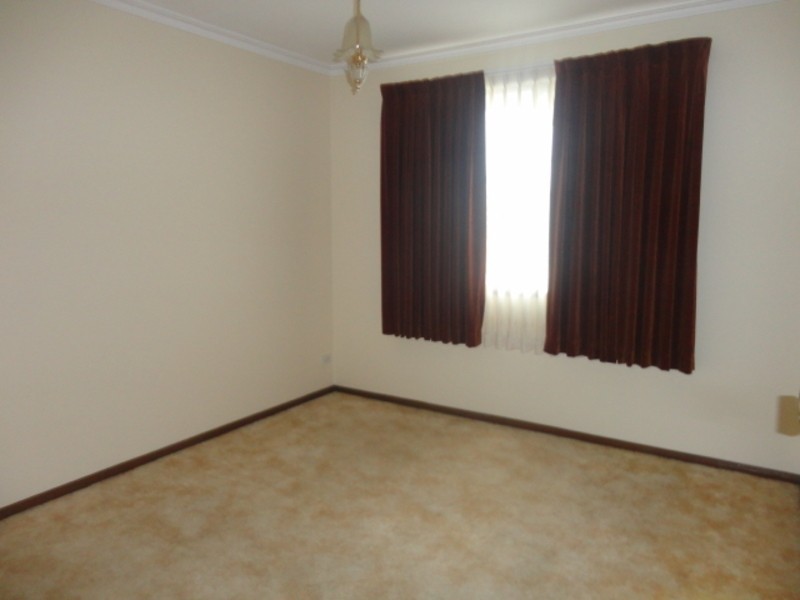 8 Fernshaw Street, Thomastown VIC 3074