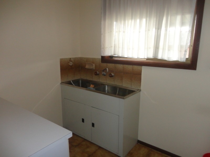 8 Fernshaw Street, Thomastown VIC 3074