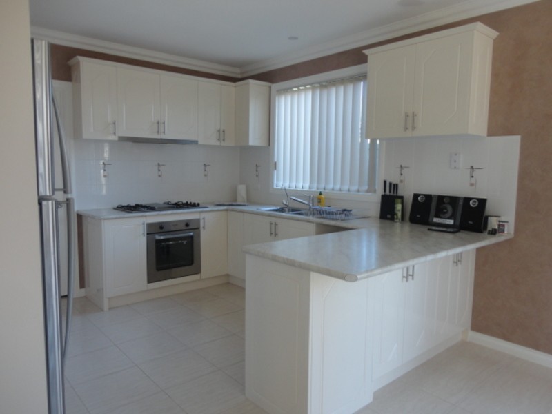 16 Aristocrat Terrace, South Morang VIC 3752