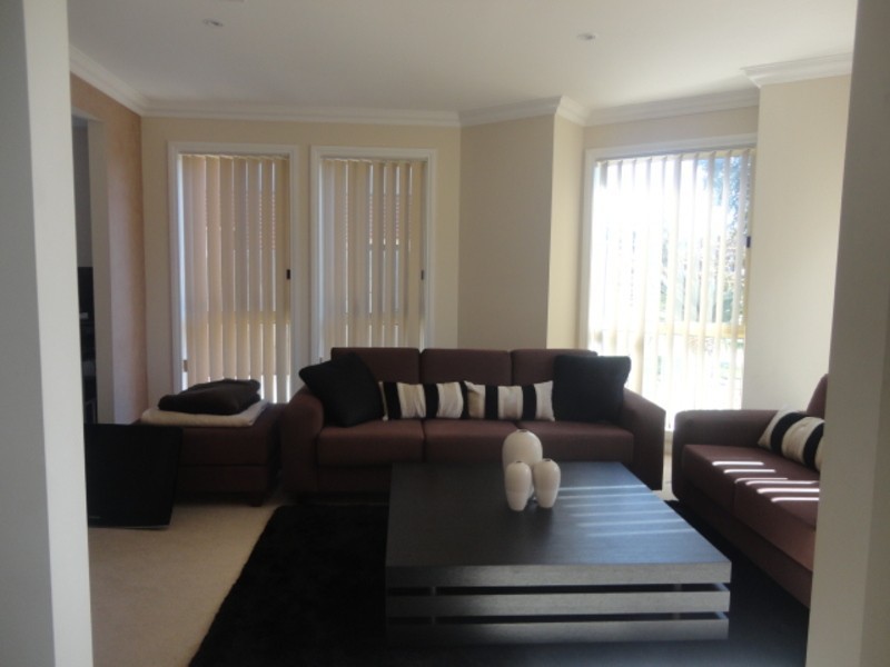 16 Aristocrat Terrace, South Morang VIC 3752