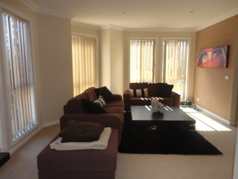 16 Aristocrat Terrace, South Morang VIC 3752