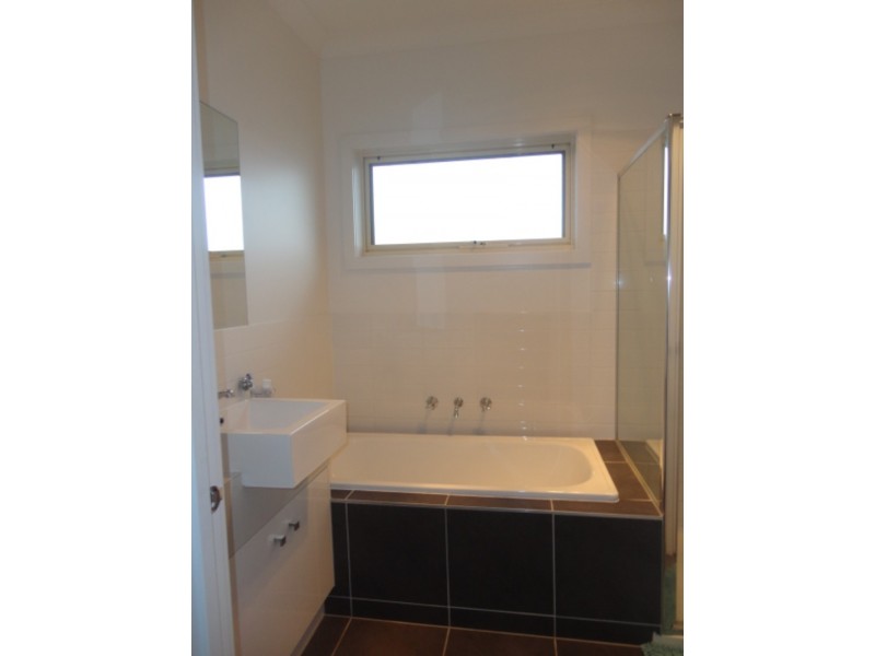 3/5 Crevelli Street, Reservoir VIC 3073