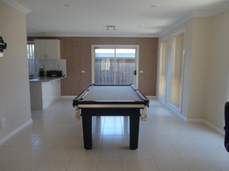 16 Aristocrat Terrace, South Morang VIC 3752