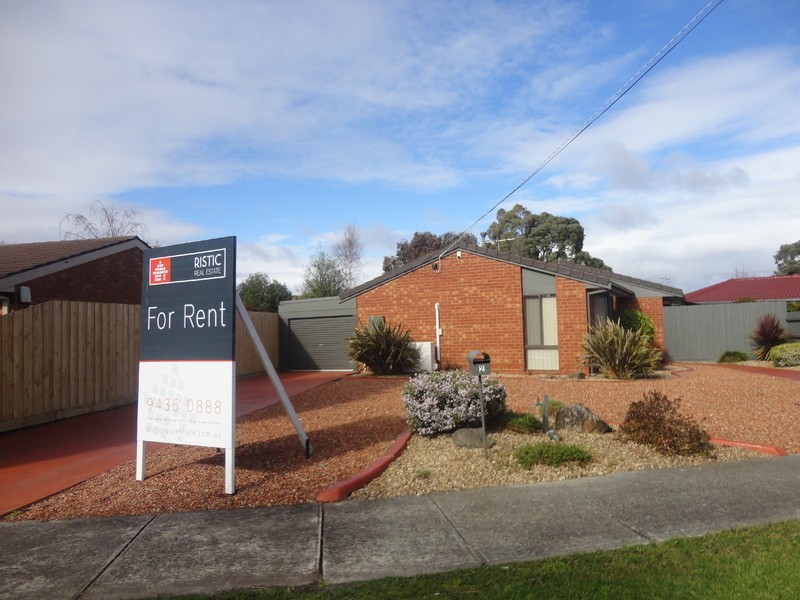 2 Berala Place, Mill Park VIC 3082