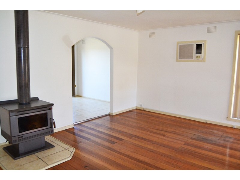 68 Casey Drive, Lalor VIC 3075