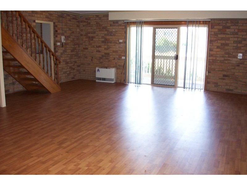 82 Blossom Park Drive, Mill Park VIC 3082