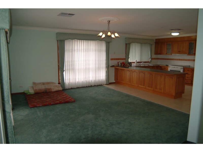 82 Blossom Park Drive, Mill Park VIC 3082