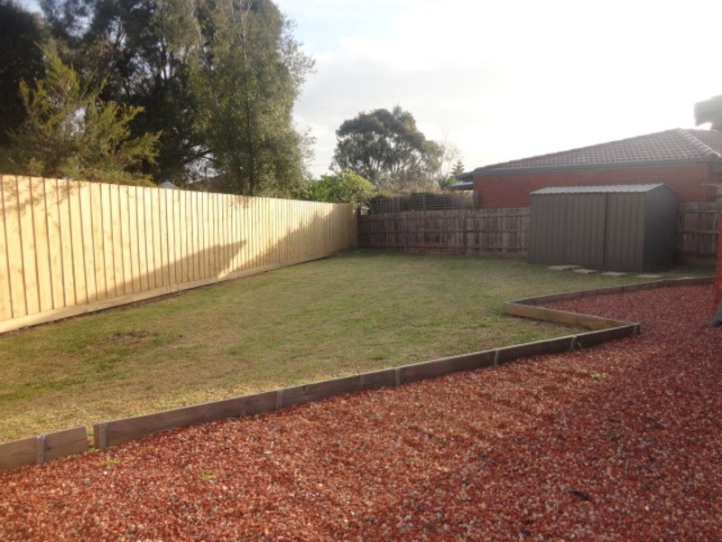 2 Berala Place, Mill Park VIC 3082