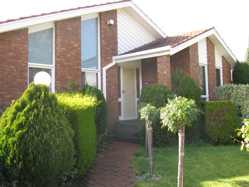 10 Emmerson Court, Mill Park VIC 3082