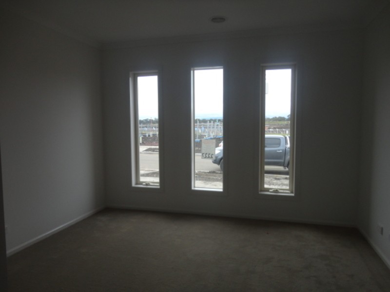 12 Risdon Chase, Wollert VIC 3750