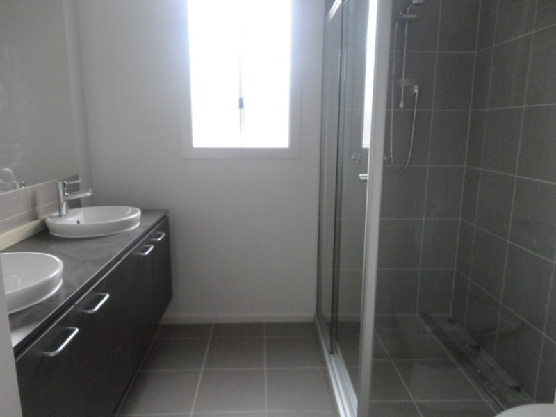 12 Risdon Chase, Wollert VIC 3750