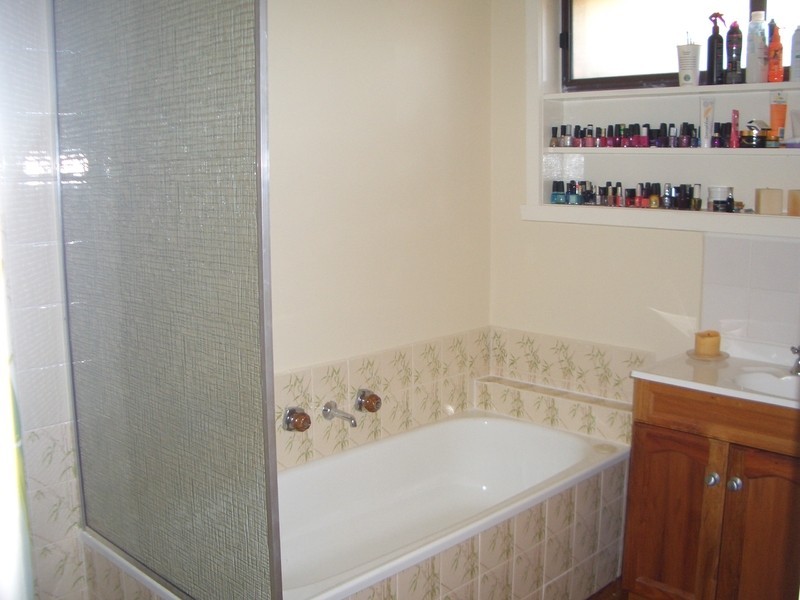 8 Christie Avenue, Mill Park VIC 3082