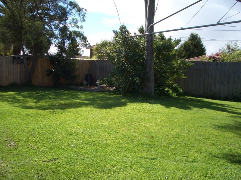 8 Christie Avenue, Mill Park VIC 3082