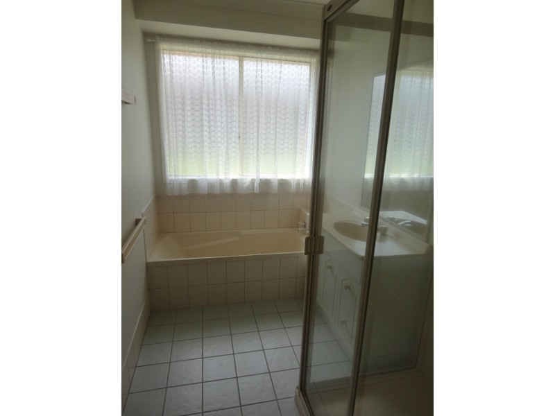 1a Blackwood Walk, South Morang VIC 3752