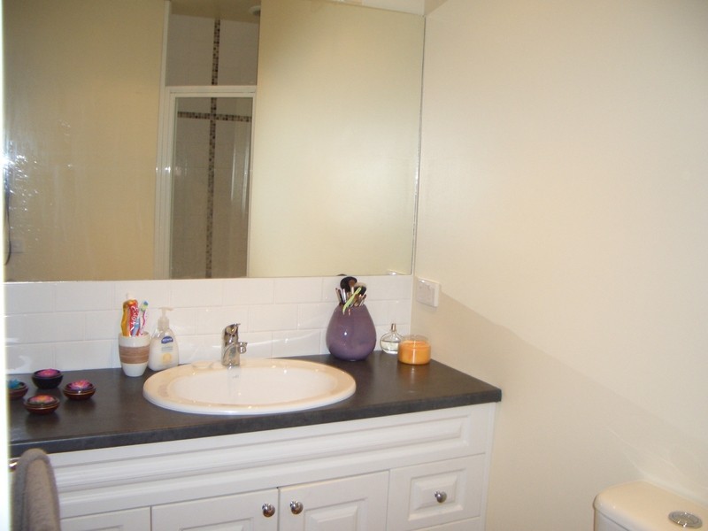 8 Christie Avenue, Mill Park VIC 3082