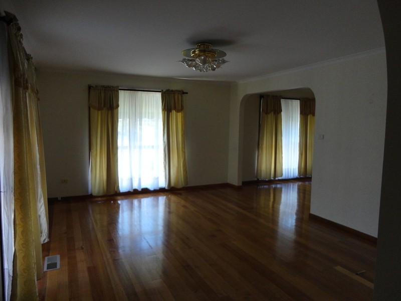 Room 4, 6 Redleap Avenue, Mill Park VIC 3082