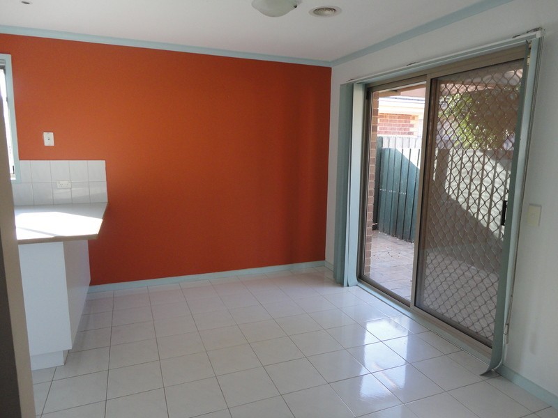 2/103 Hawkes Drive, Mill Park VIC 3082