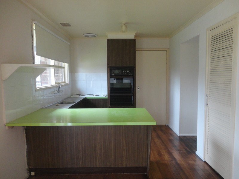 7 Madigan Crescent, Mill Park VIC 3082