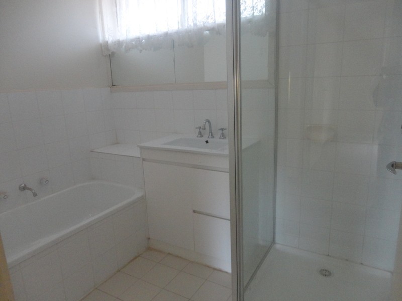 7 Madigan Crescent, Mill Park VIC 3082