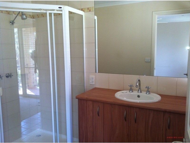 4 Malabar Walk, Bundoora VIC 3083