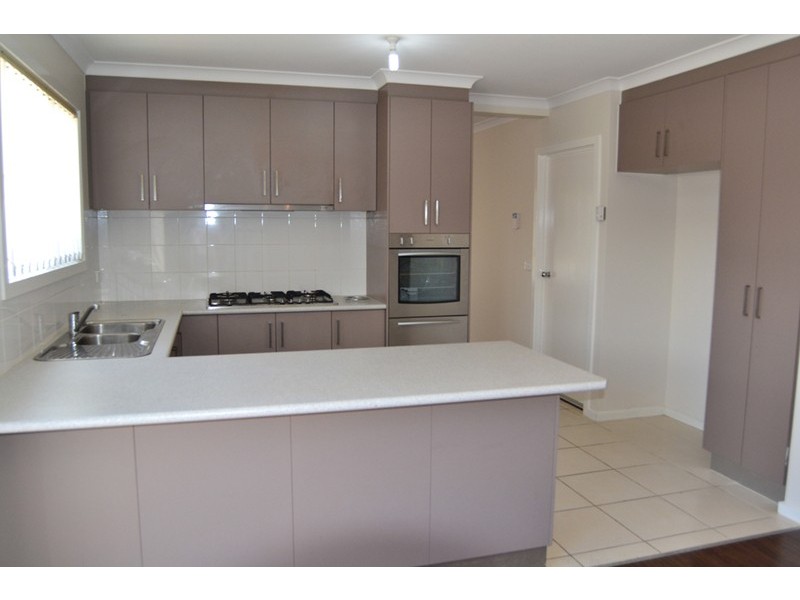 2  Treeview Drive, South Morang VIC 3752