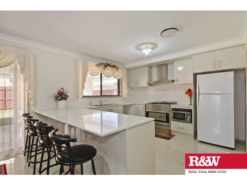 8 Tanunda Dr, The Ponds NSW 2769