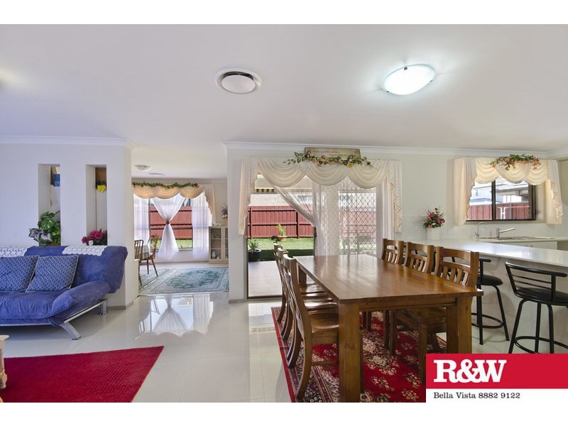 8 Tanunda Dr, The Ponds NSW 2769