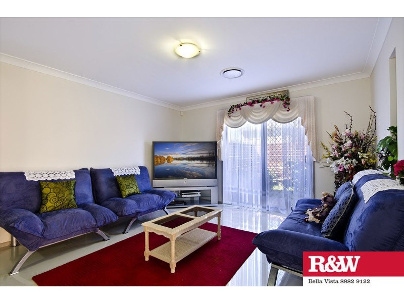 8 Tanunda Dr, The Ponds NSW 2769