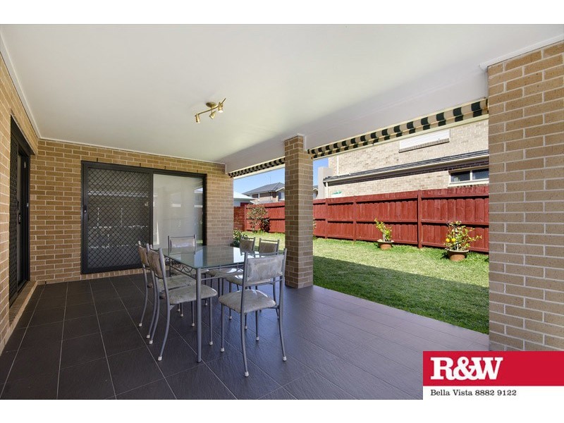 8 Tanunda Dr, The Ponds NSW 2769