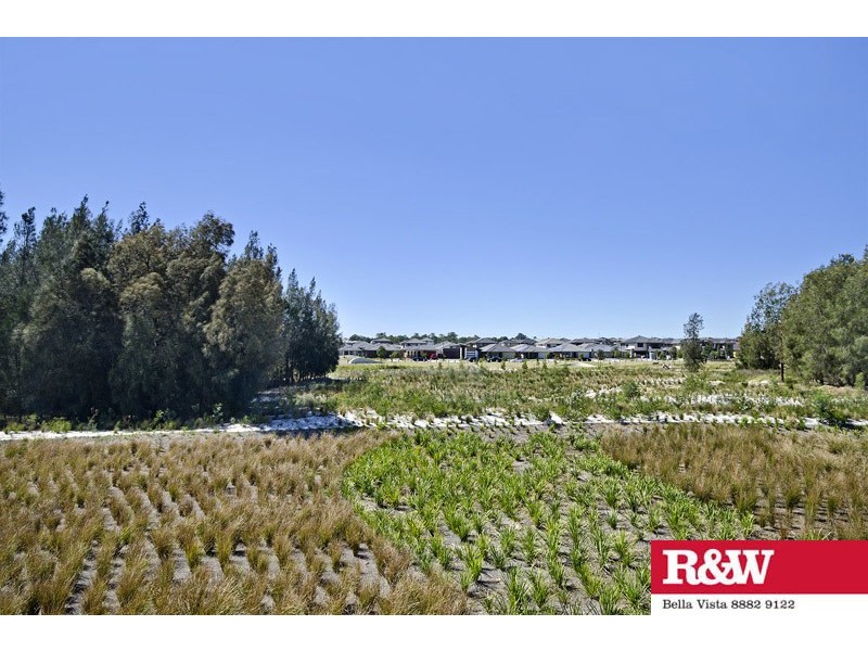 8 Tanunda Dr, The Ponds NSW 2769
